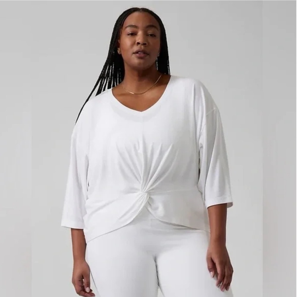 Athleta Embody Twist Front Top White Oversized Athletic Workout Yoga Gum Size 2X